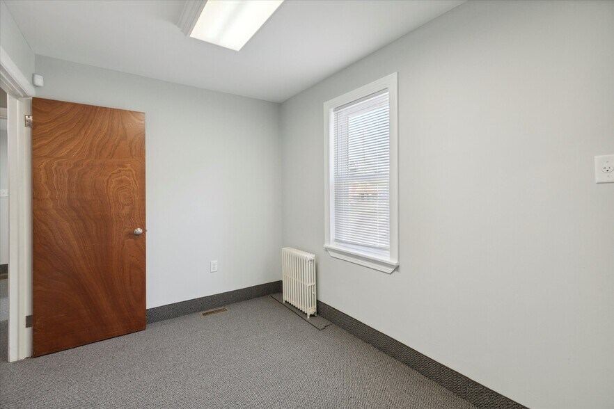 More Photos Of 363 W Johnson Hwy, Norristown Office For Lease