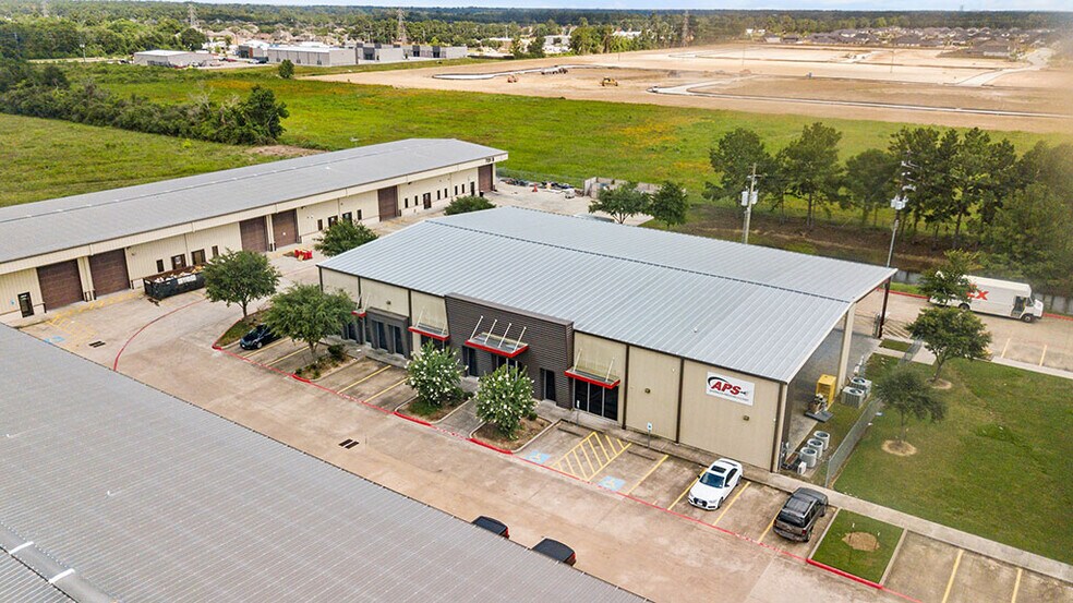 More Photos Of 701 S Persimmon St, Tomball Unknown For Lease