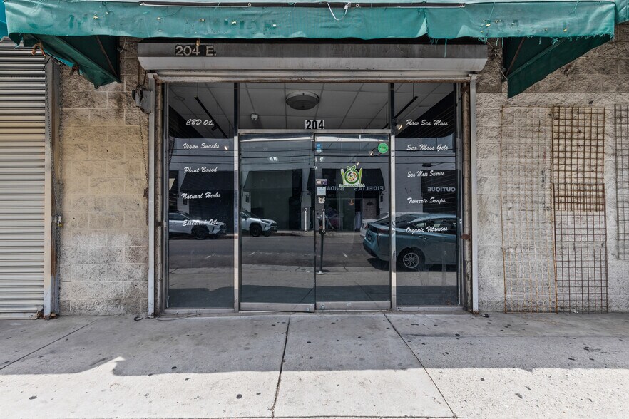More Photos Of 204 E 11th St, Los Angeles General Retail For Sale