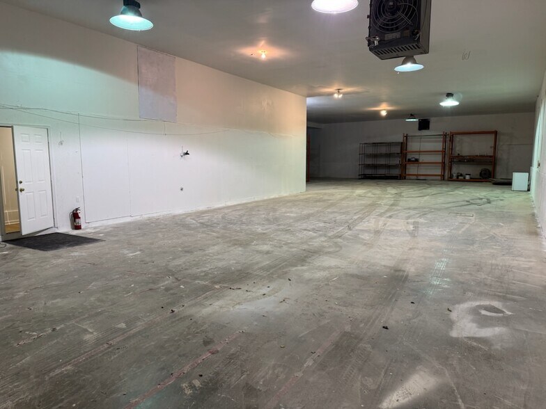 More Photos Of 1415 Cleveland Ave SW, Roanoke Warehouse For Lease