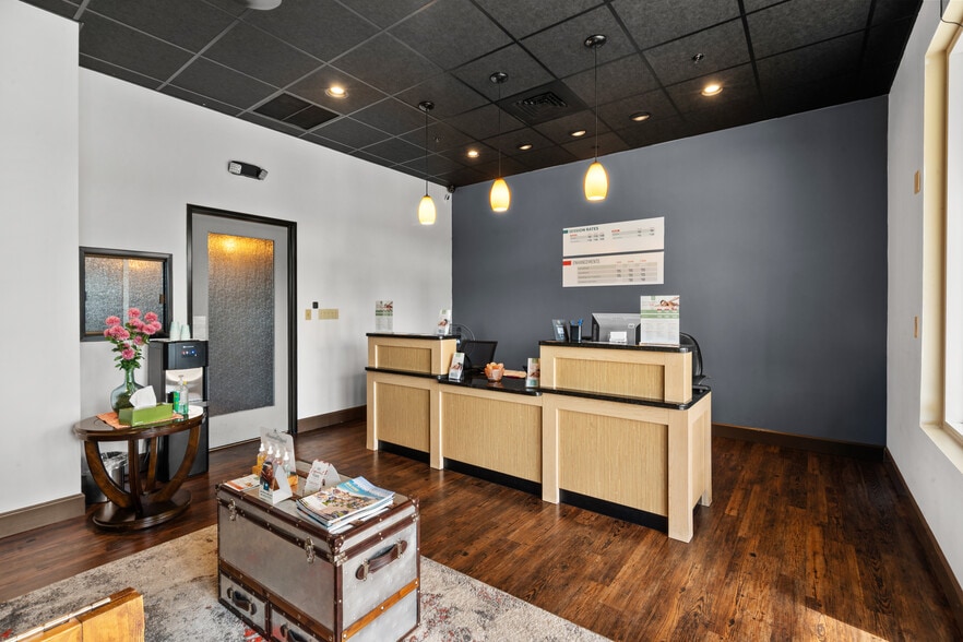 More Photos Of 1905-1917 NW Federal Hwy, Stuart Storefront Retail Office For Lease