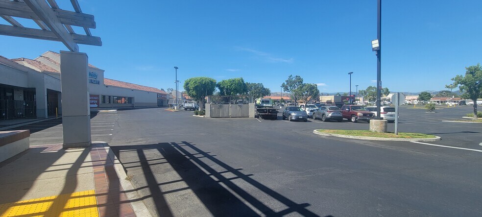 More Photos Of 611-675 N Broadway, Escondido Unknown For Lease