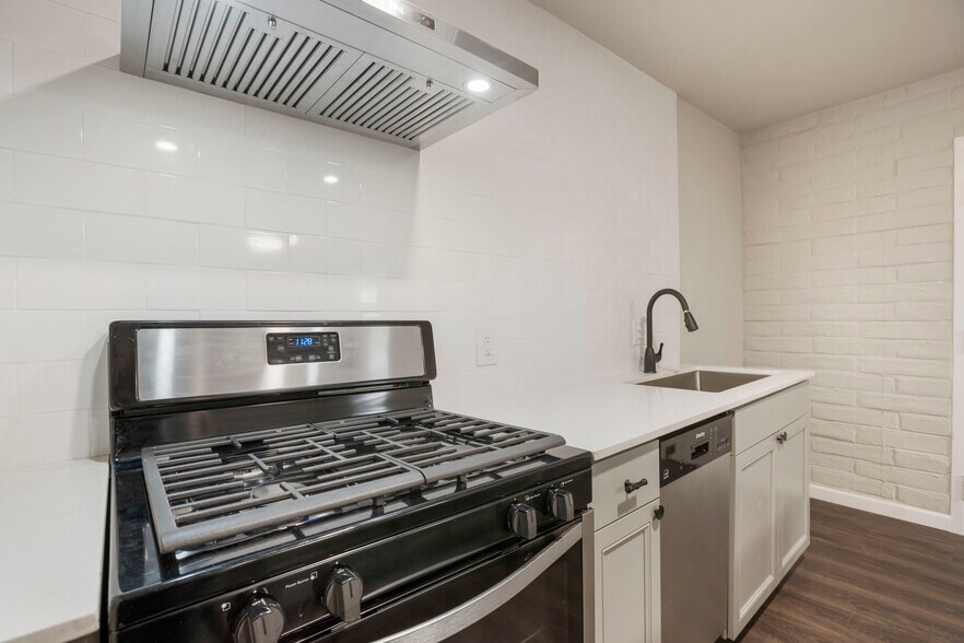 More Photos Of 2618 E 8th St, Tulsa Apartments For Sale