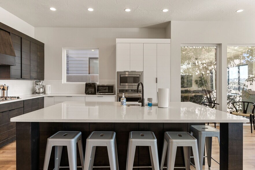 More Photos Of 2248 N Double Eagle Ln, Washington Specialty For Sale