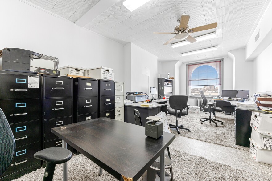 More Photos Of 21 W 25th St, Baltimore Office For Sale