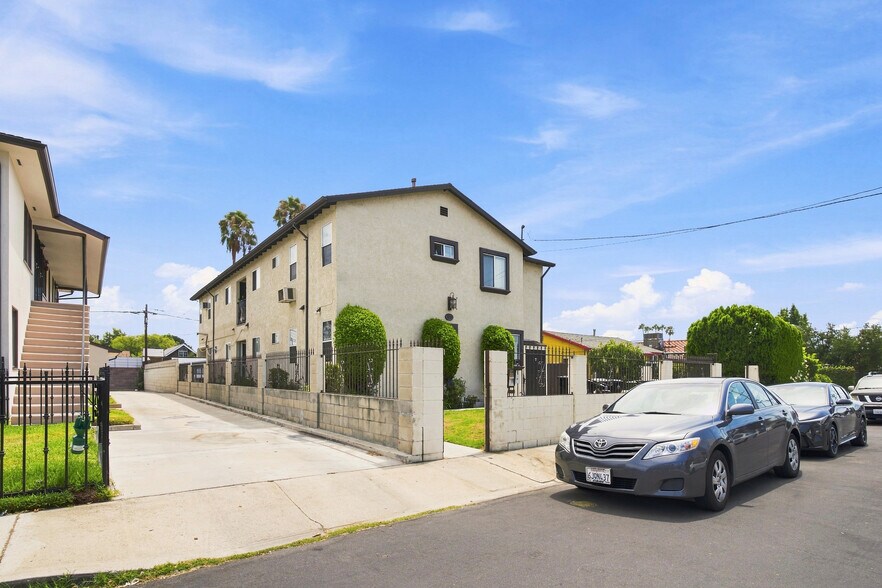 Primary Photo Of 5328 Auckland Ave, North Hollywood Apartments For Sale