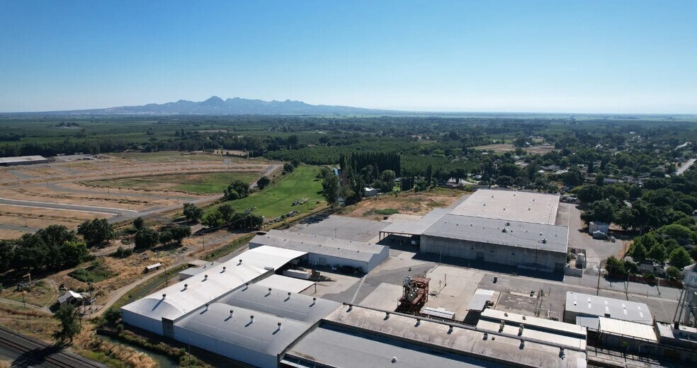 More Photos Of 99 Kentucky Street, Gridley Warehouse For Lease