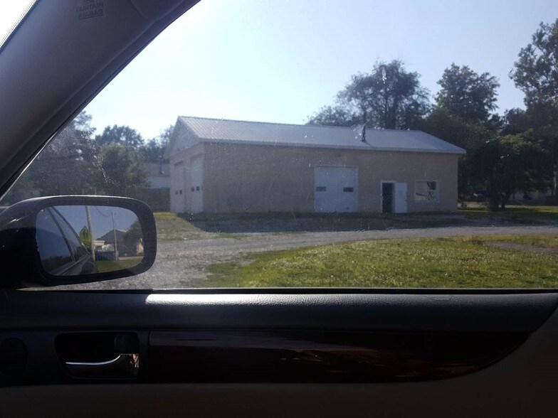 More Photos Of 704 S Metcalf Rd, Louisburg Warehouse For Sale
