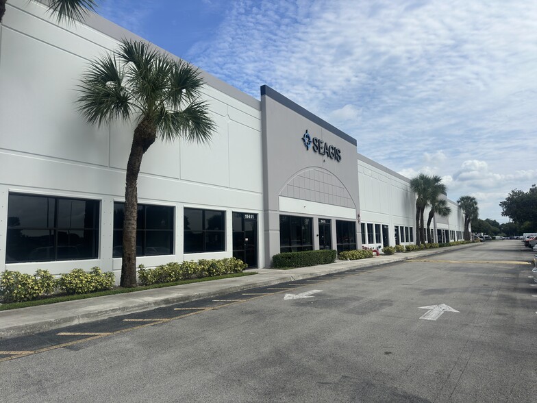 Primary Photo Of 11511-11661 Interchange Cir S, Miramar Warehouse For Lease