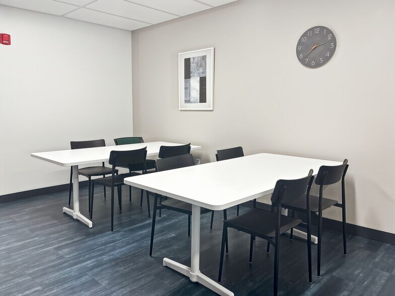 More Photos Of 29399 US Highway 19 N, Clearwater Coworking Space