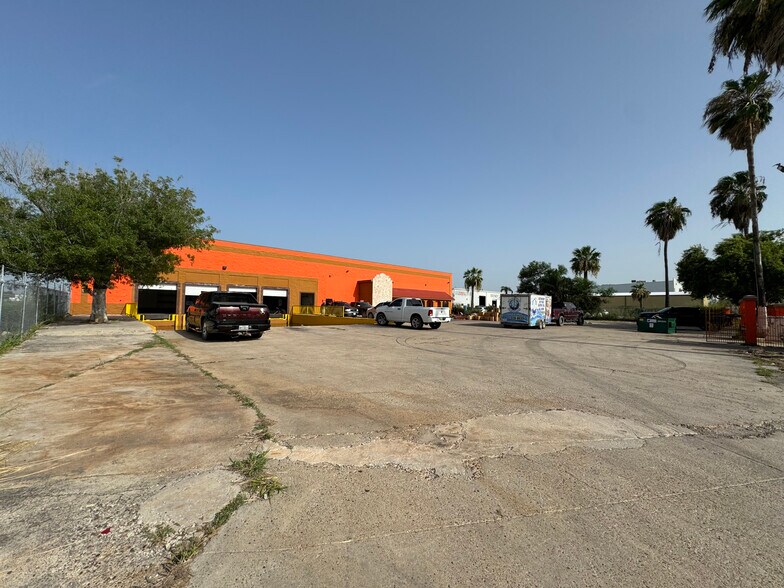 More Photos Of 6612 S 28th St, McAllen Warehouse For Lease