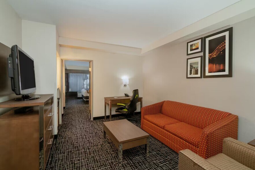 More Photos Of 6069 Macon Cv, Memphis Hotel For Sale