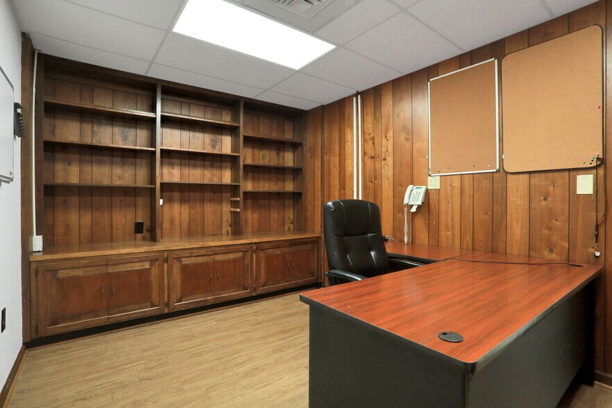 More Photos Of 1736 University Blvd S, Jacksonville Medical For Lease