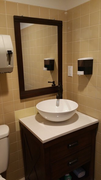 More Photos Of 2706-2708 Artesia Blvd, Redondo Beach Storefront Retail Office For Lease