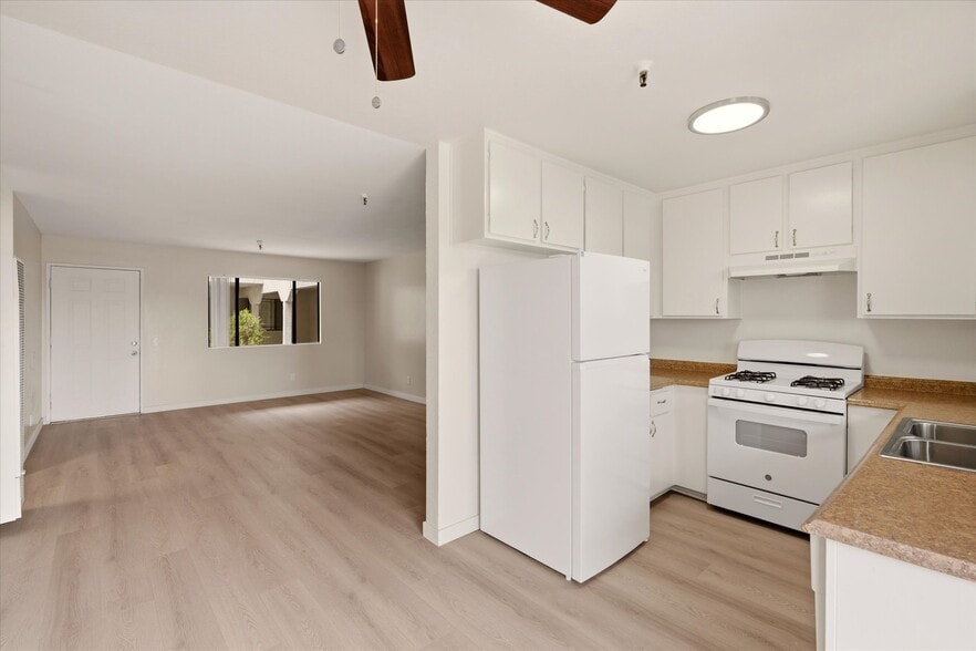 More Photos Of 13801 Yukon Ave, Hawthorne Apartments For Sale