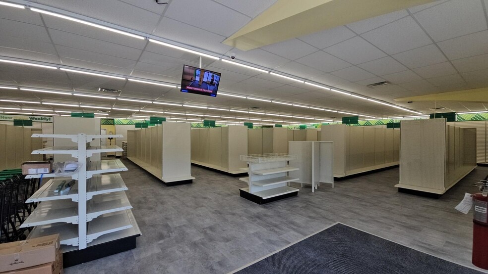 More Photos Of 16426 Wise St, Saint Paul Storefront Retail Office For Sale