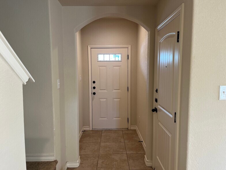 More Photos Of 7002 Donovan Way, San Antonio Apartments For Sale