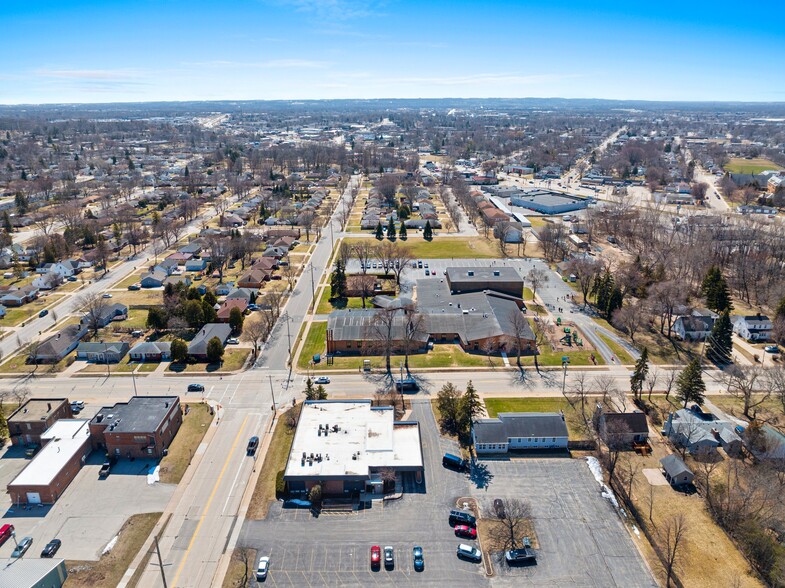 More Photos Of 1751 Deckner Ave, Green Bay Medical For Sale