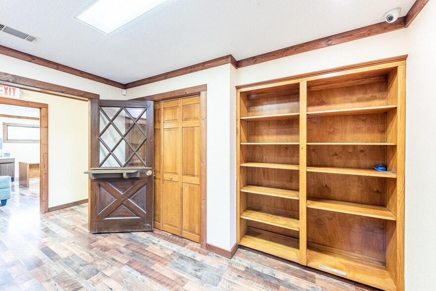 More Photos Of 706 W Barnard St, Glennville Medical For Sale