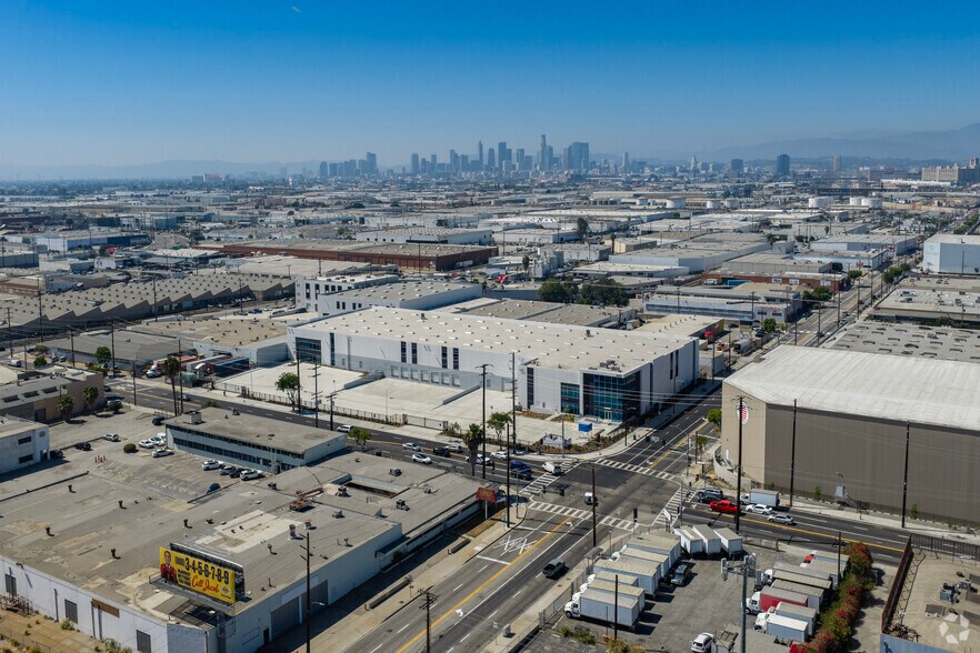 More Photos Of 2757 Leonis Blvd, Vernon Manufacturing For Lease