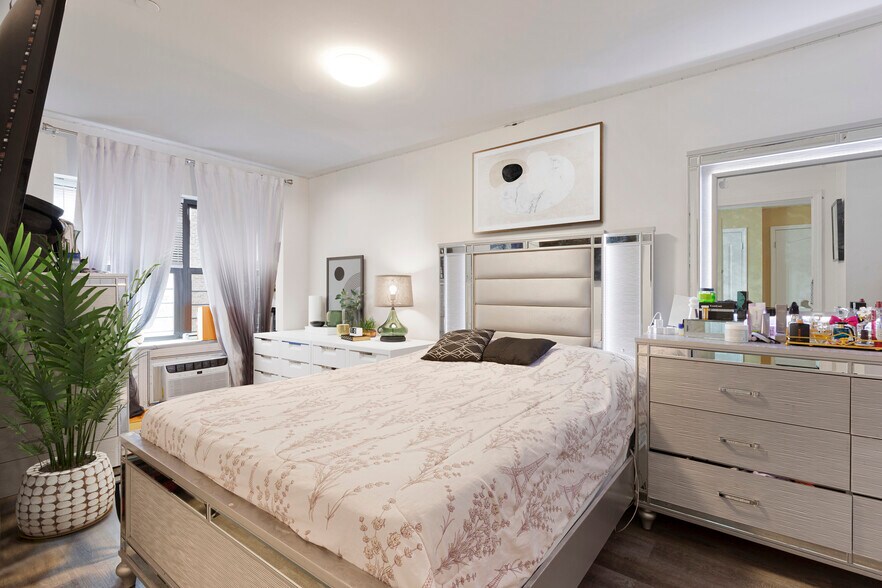 More Photos Of 27 Buchanan Pl, Bronx Apartments For Sale