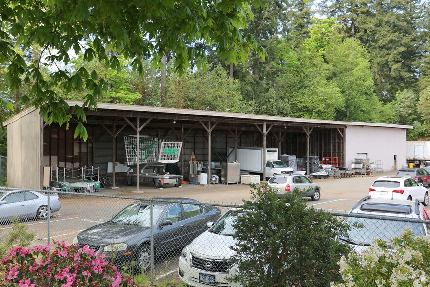 More Photos Of 6772 Kirkpatrick Cres, Central Saanich Flex For Lease