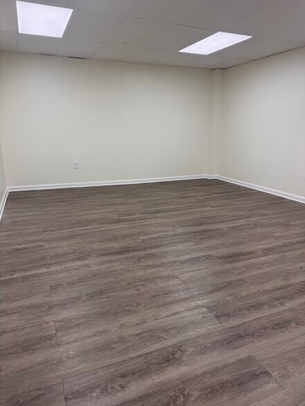 More Photos Of 1 Rossmoor Dr, Monroe Township Medical For Lease