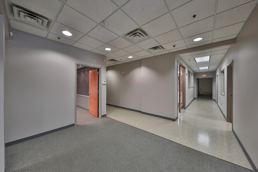 More Photos Of 2299 Brodhead Rd, Bethlehem Office For Sale
