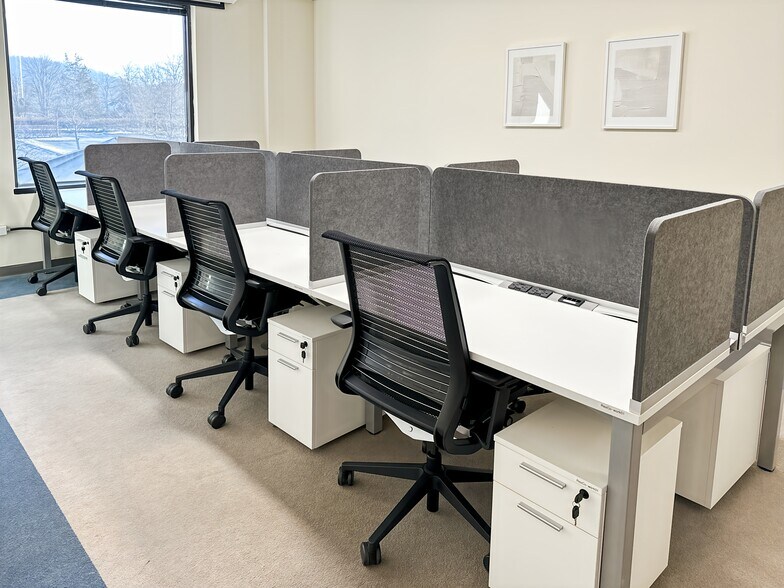 More Photos Of 1 Crossroads Dr, Bedminster Coworking Space