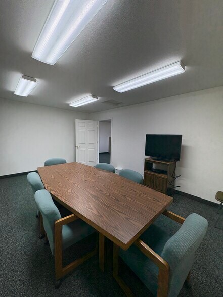 More Photos Of 1380 E Aultman St, Ely Office For Sale
