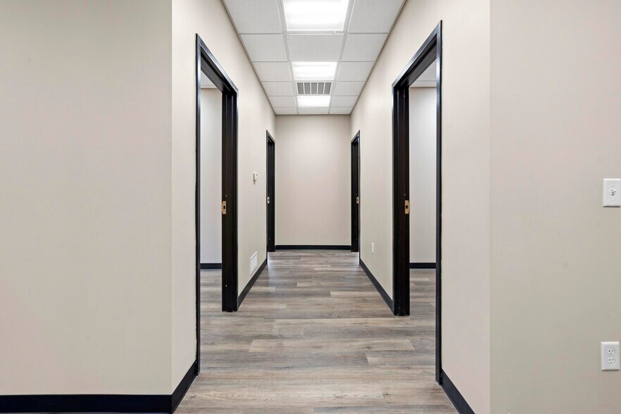 More Photos Of 1006 Ash St, Eudora Loft Creative Space For Lease