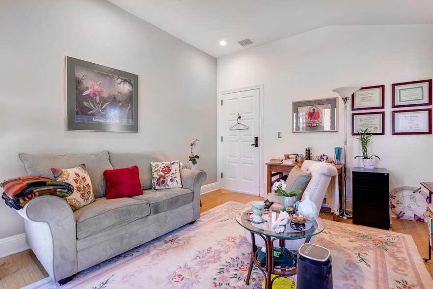 More Photos Of 750 E 9th Ave, Denver Medical For Sale