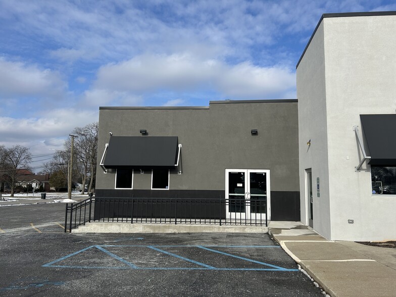 More Photos Of 3720 Ridge Rd, Lansing Restaurant For Lease