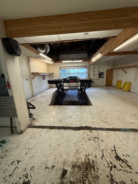 More Photos Of 5410 E Commerce Ave, Flagstaff Warehouse For Lease