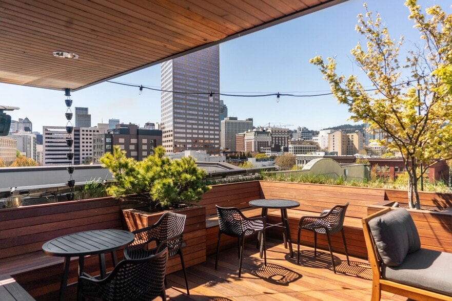 More Photos Of 203-209 NW 3rd Ave, Portland Hotel For Sale