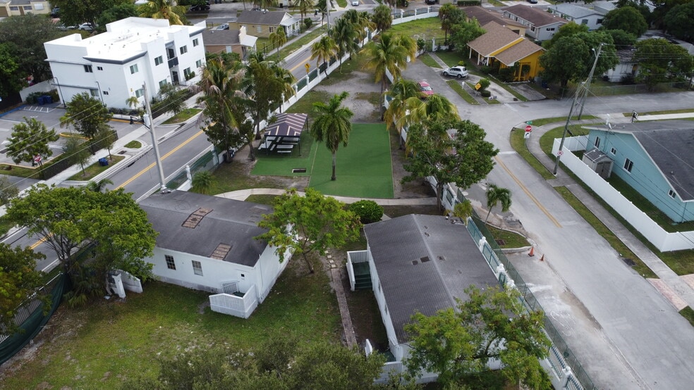 More Photos Of 520 NW 5th St, Hallandale Beach Schools For Sale