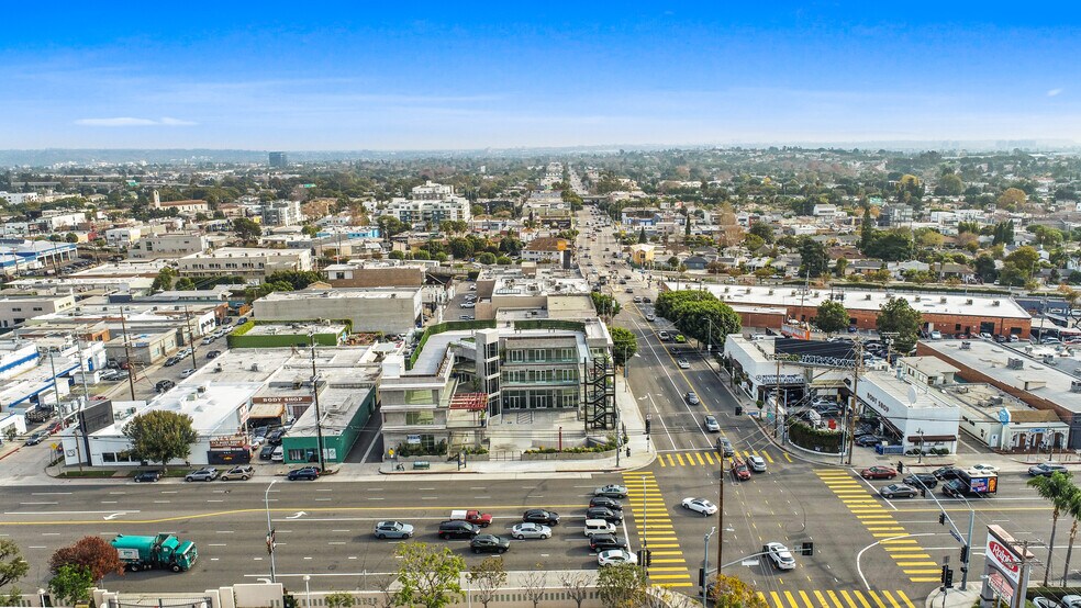 More Photos Of 11666 W Olympic Blvd, Los Angeles General Retail For Lease
