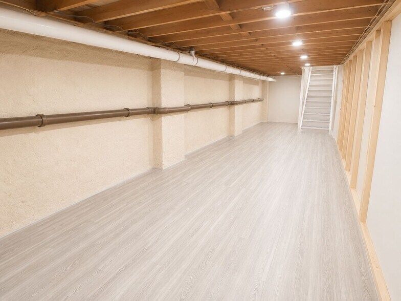 More Photos Of 1018-1020 Broadway, Woodmere Storefront Retail Residential For Lease
