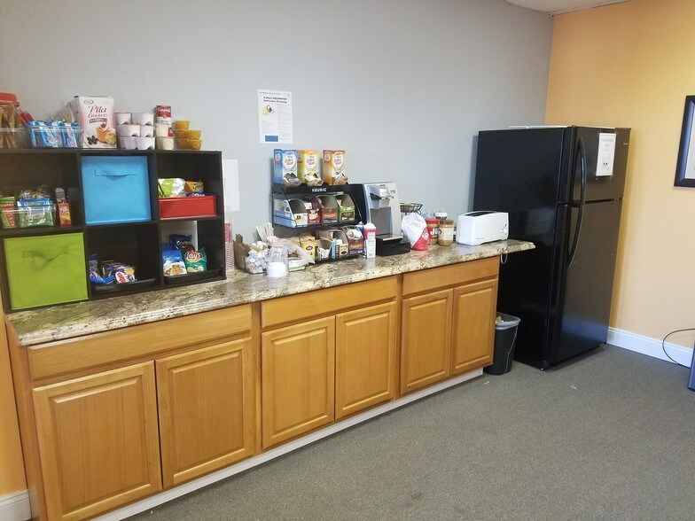 More Photos Of 8830-8854 Rixlew Ln, Manassas Flex For Lease