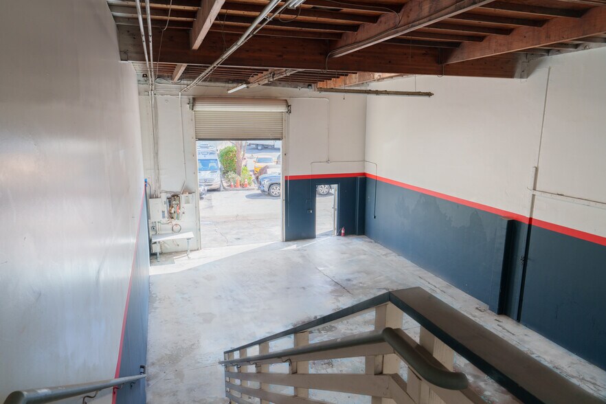 More Photos Of 7754 Arjons Dr, San Diego Manufacturing For Lease