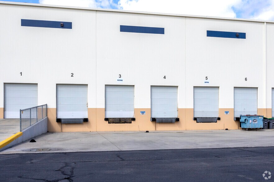 More Photos Of 3816 S Willow Ave, Fresno Distribution For Lease