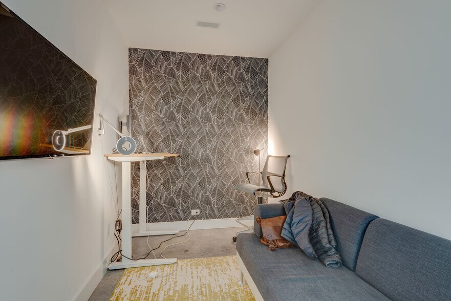 More Photos Of 407 Humphreys St, Nashville Office For Lease