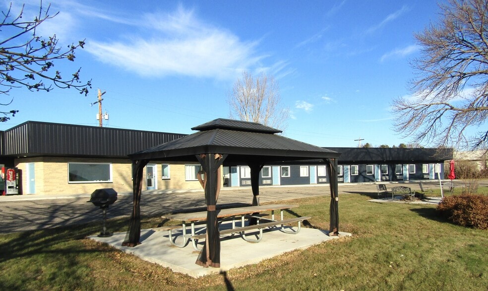 More Photos Of 300 Highway 7, Clara City Hotel For Sale