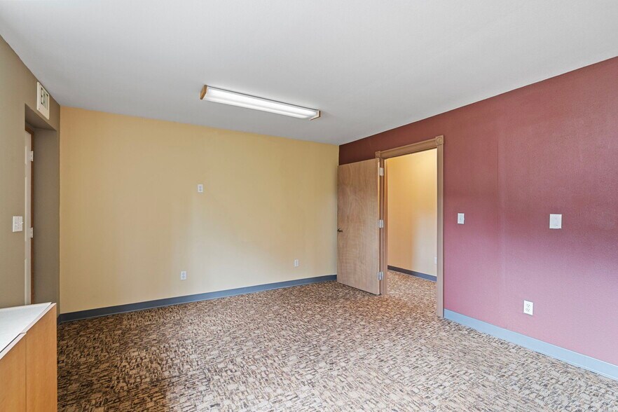 More Photos Of 101 E Main Ave, Morton Office For Sale