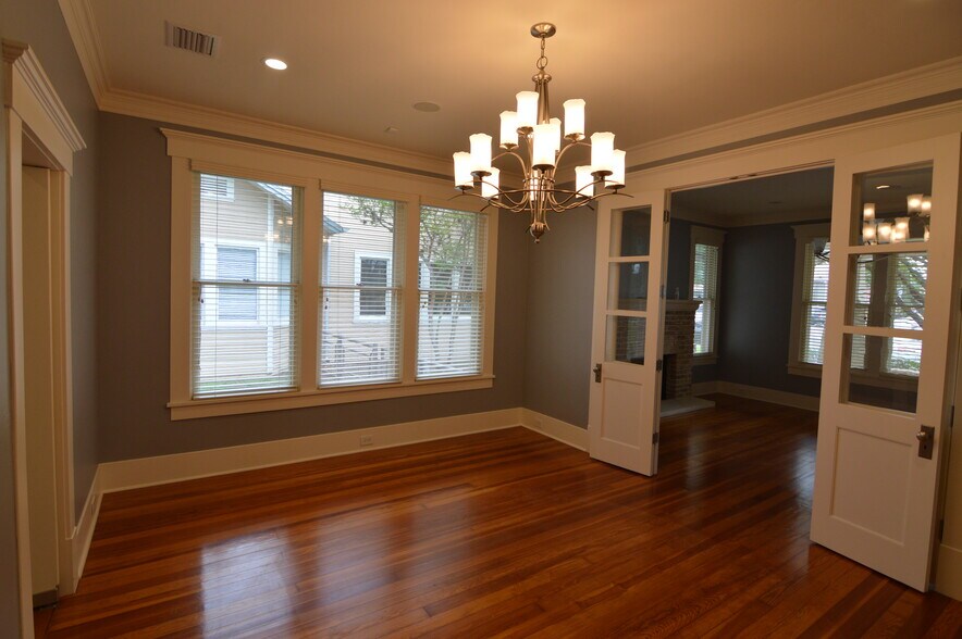 More Photos Of 117 Rosewood Ave, Boerne Storefront Retail Office For Sale