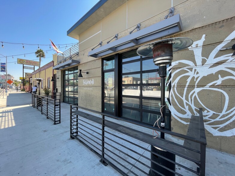 More Photos Of 700 E Broadway, Long Beach Restaurant For Sale