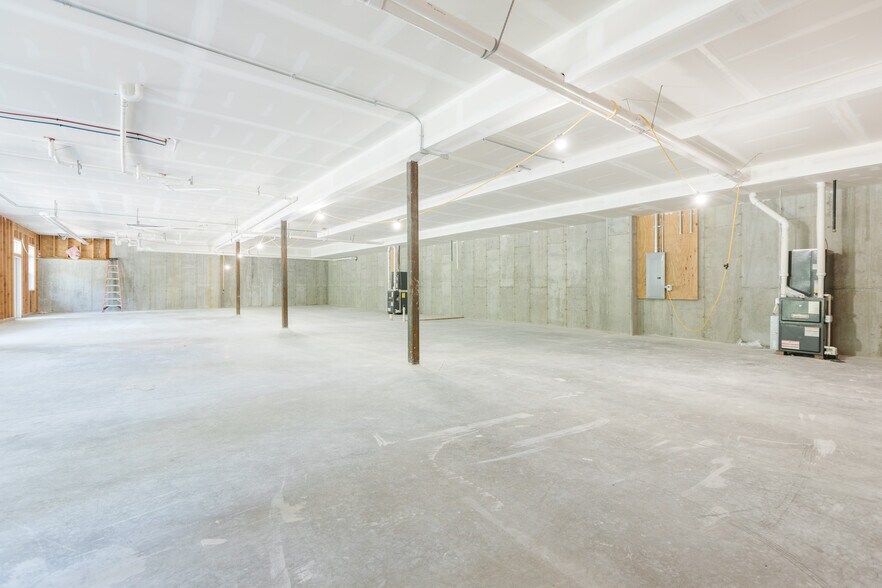 More Photos Of 123 Monroe Tpke, Trumbull Office For Lease