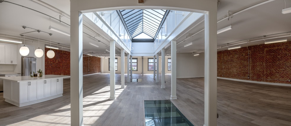 More Photos Of 852-860 5th Ave, San Diego Loft Creative Space For Lease