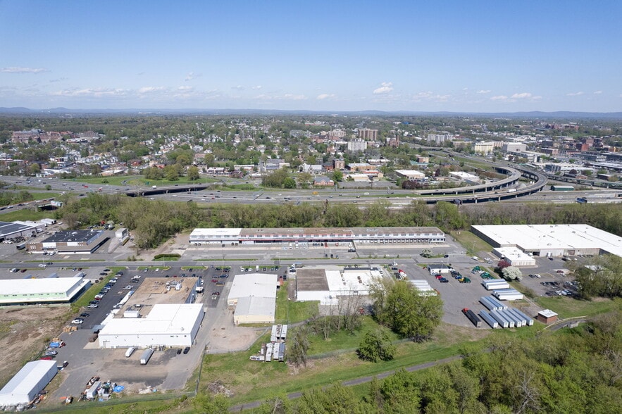 More Photos Of 87-147 Avocado St, Springfield Distribution For Sale