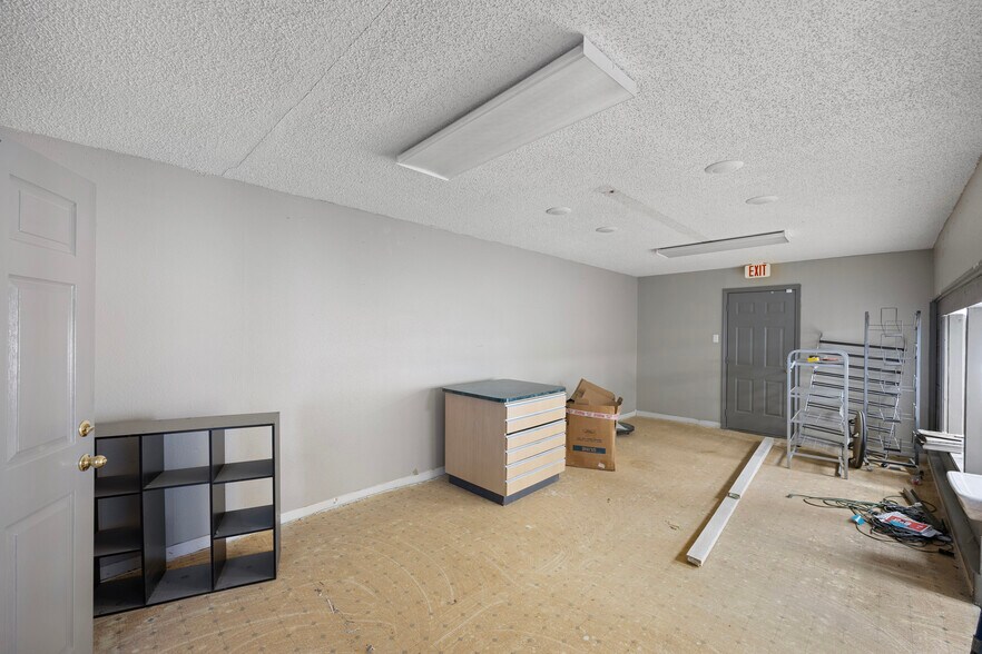 More Photos Of 1015 N Arkansas Ave, Russellville Office For Sale